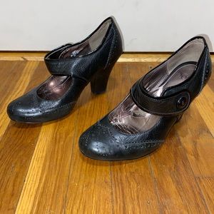 Söfft Leather Button Heels